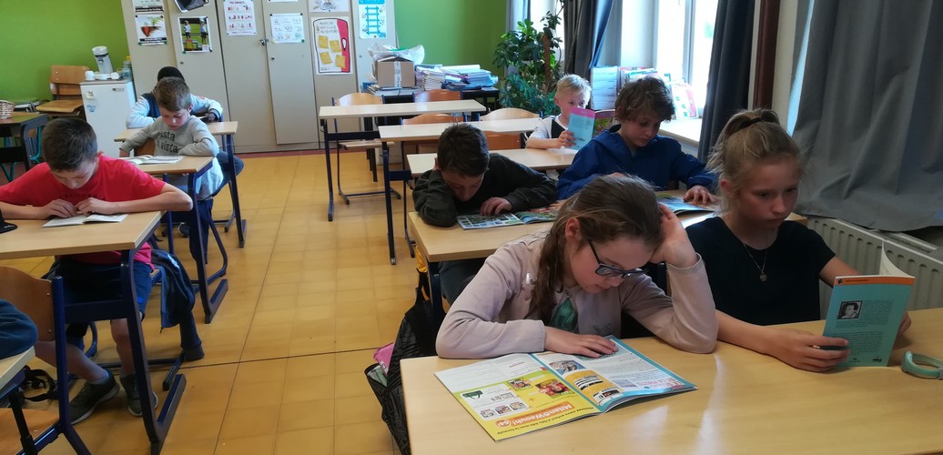Saint Joseph école fondamentale maternelle primaire tout le monde lit 1