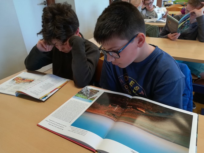 Saint Joseph école fondamentale maternelle primaire tout le monde lit 1