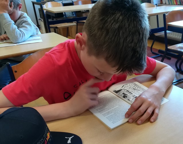 Saint Joseph école fondamentale maternelle primaire tout le monde lit 1