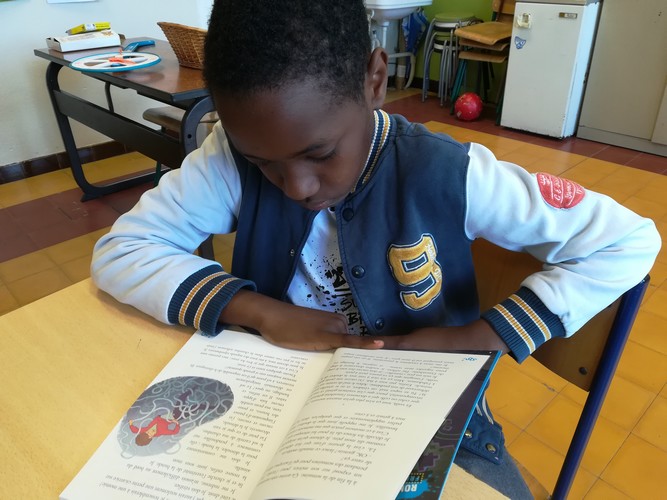 Saint Joseph école fondamentale maternelle primaire tout le monde lit 1